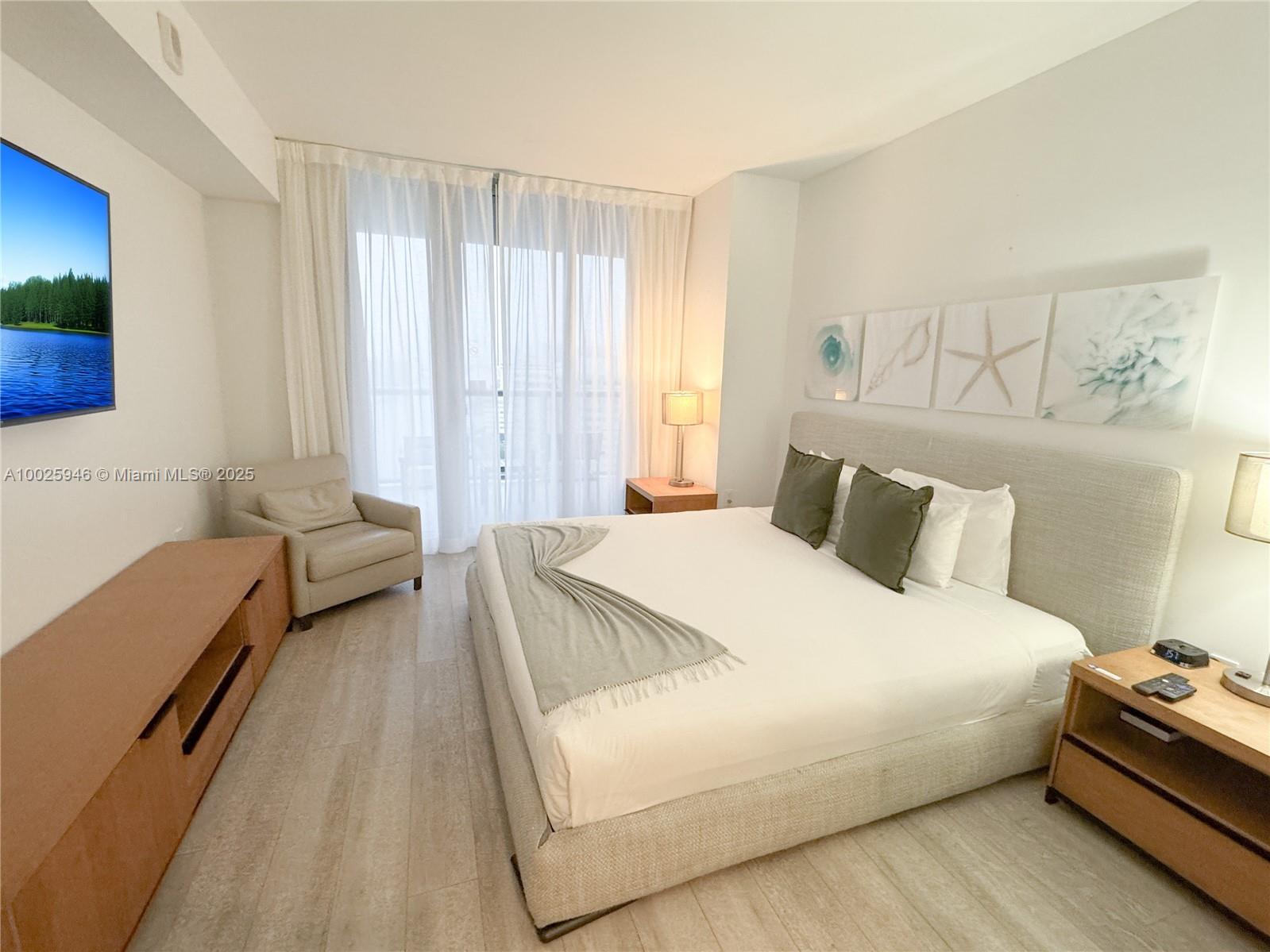 2602 E HALLANDALE BEACH BLVD #1605, Hallandale Beach FL 33009