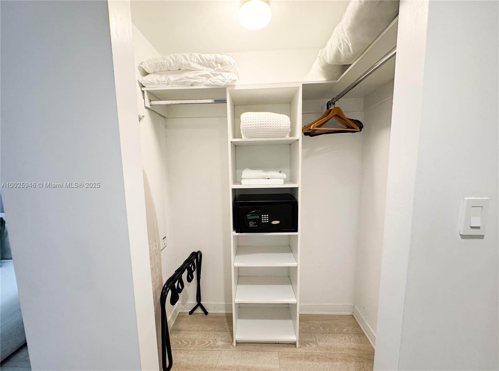 2602 E HALLANDALE BEACH BLVD #1605, Hallandale Beach FL 33009