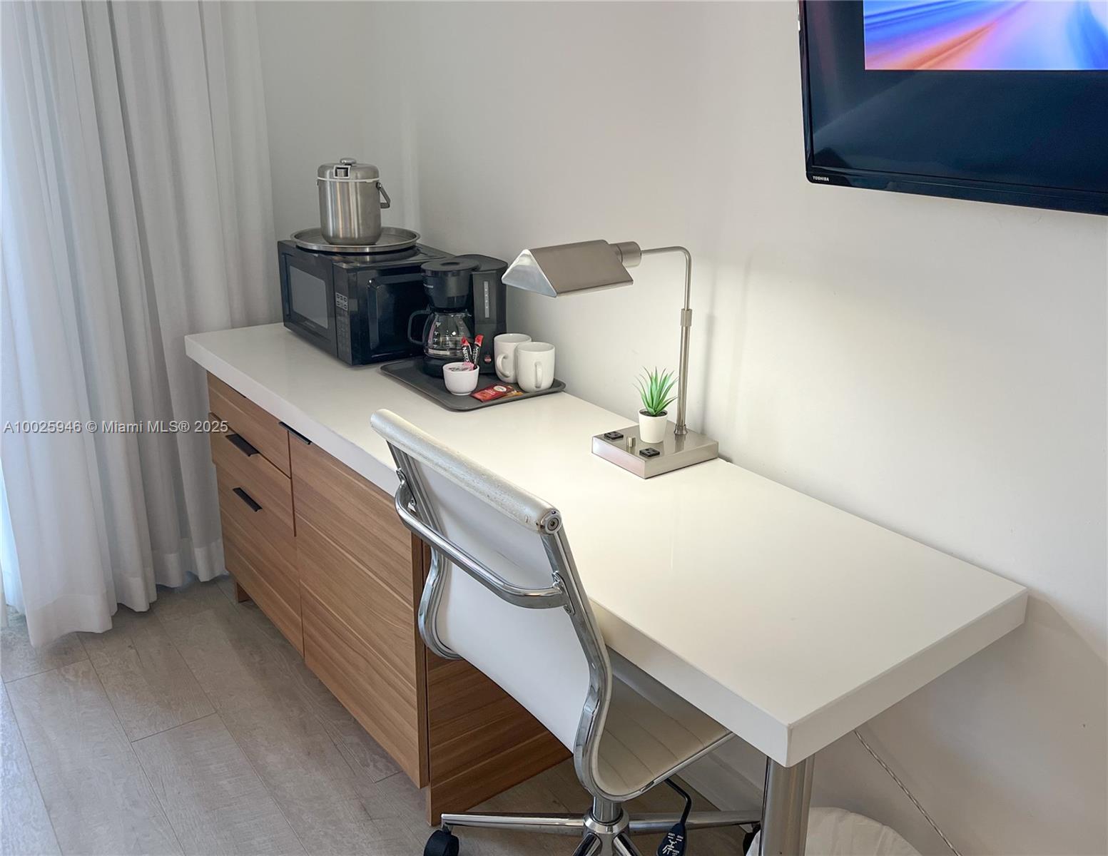 2602 E HALLANDALE BEACH BLVD #1605, Hallandale Beach FL 33009