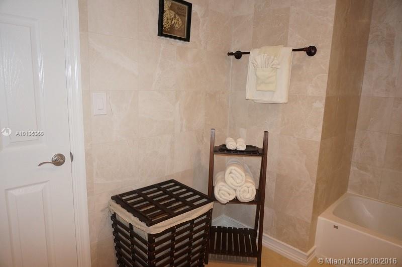 19370 COLLINS AV SEASONAL #923, Sunny Isles Beach FL 33160