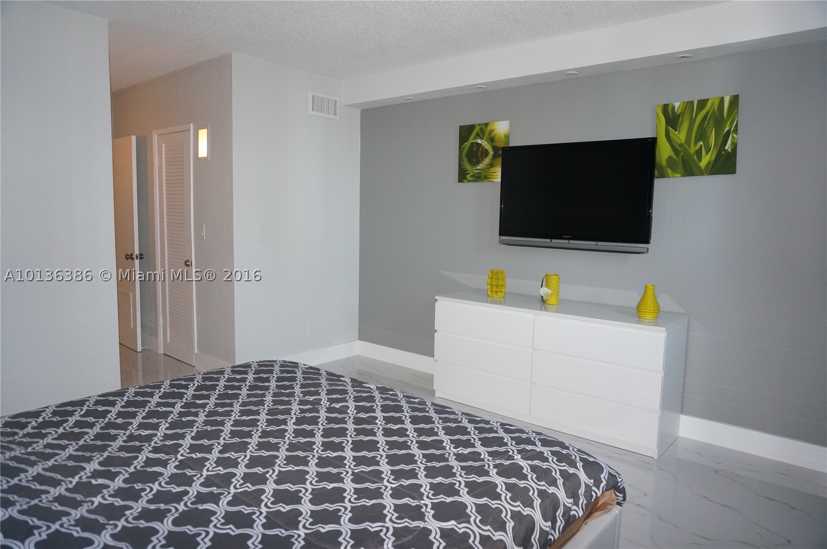 19370 COLLINS AV SEASONAL #1417, Sunny Isles Beach FL 33160