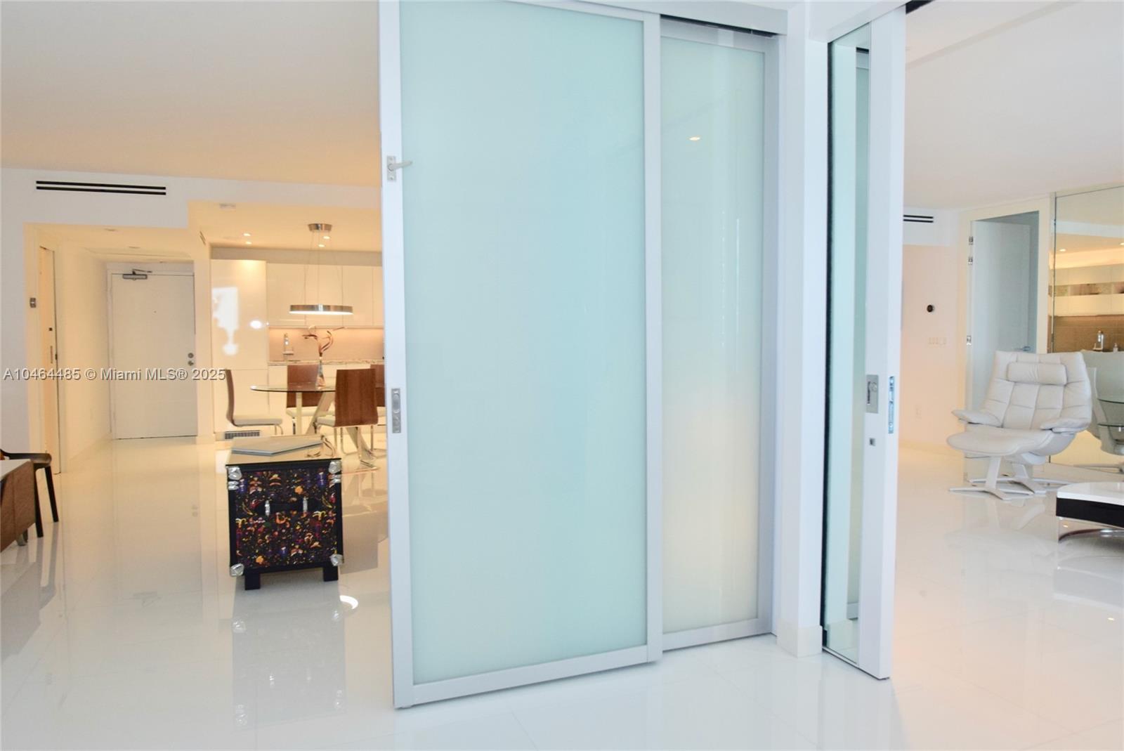 2301 Collins Ave #815/814, Miami Beach FL 33139