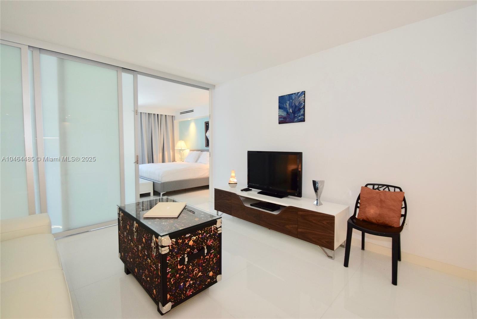2301 Collins Ave #815/814, Miami Beach FL 33139