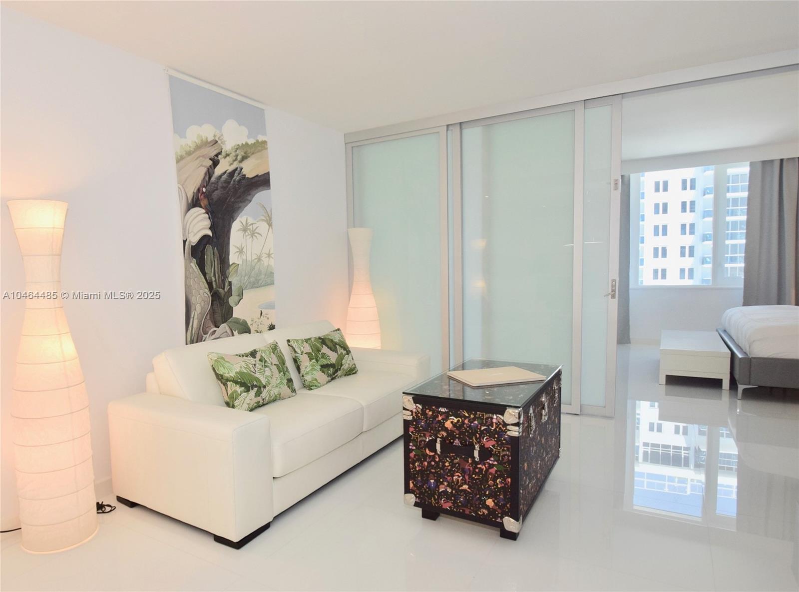 2301 Collins Ave #815/814, Miami Beach FL 33139