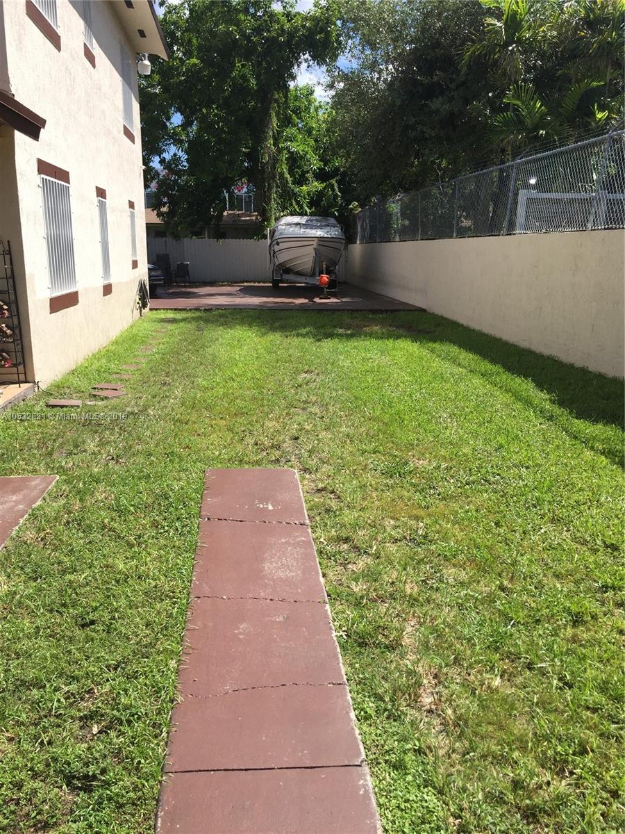 160 NW 27th St, Miami FL 33127