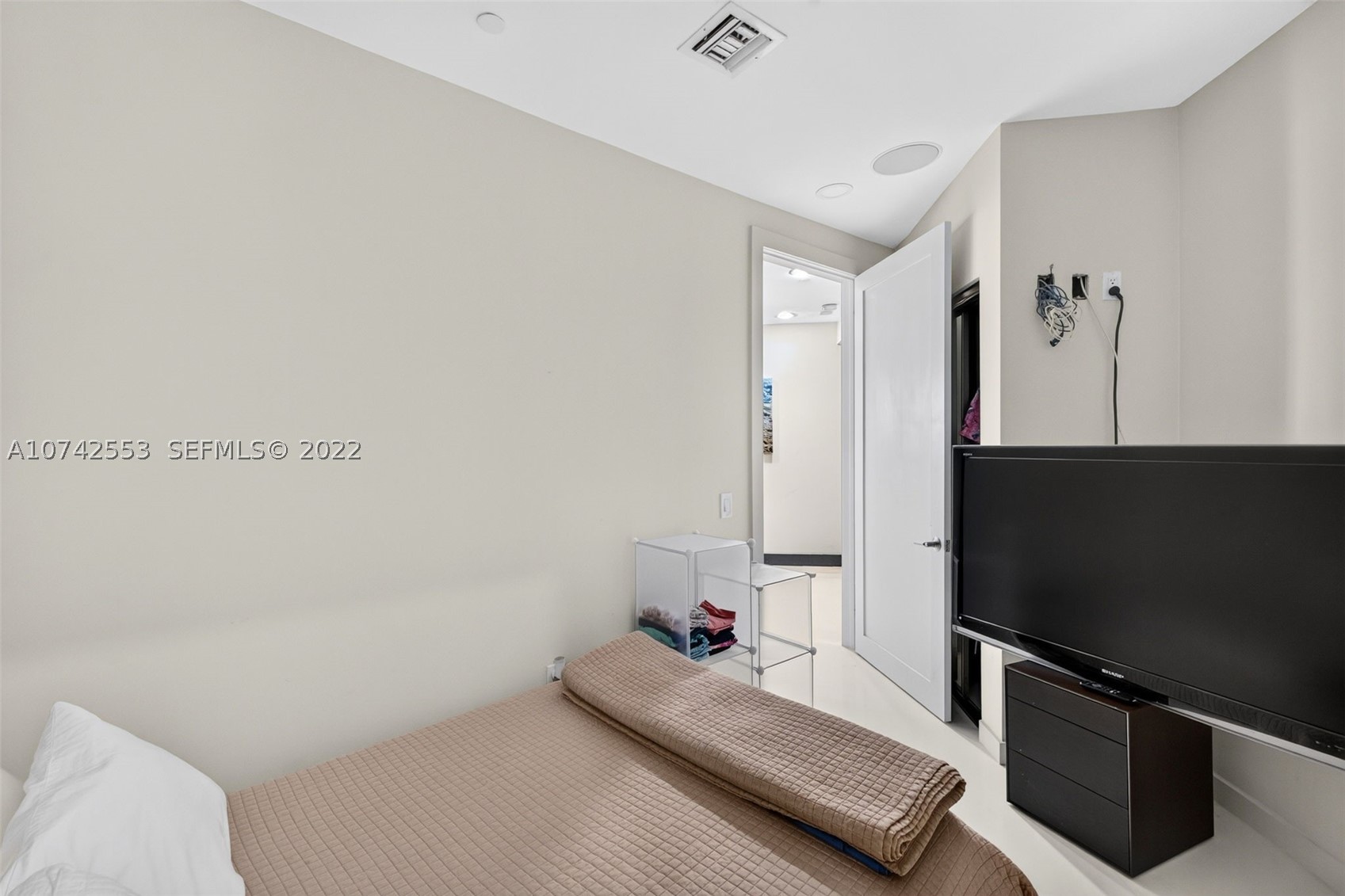 3802 NE 207th St #2802, Aventura FL 33180
