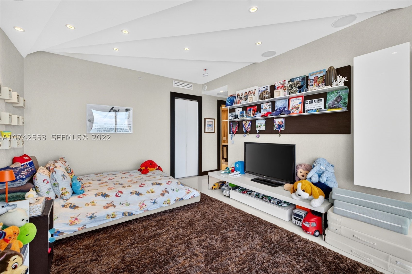 3802 NE 207th St #2802, Aventura FL 33180