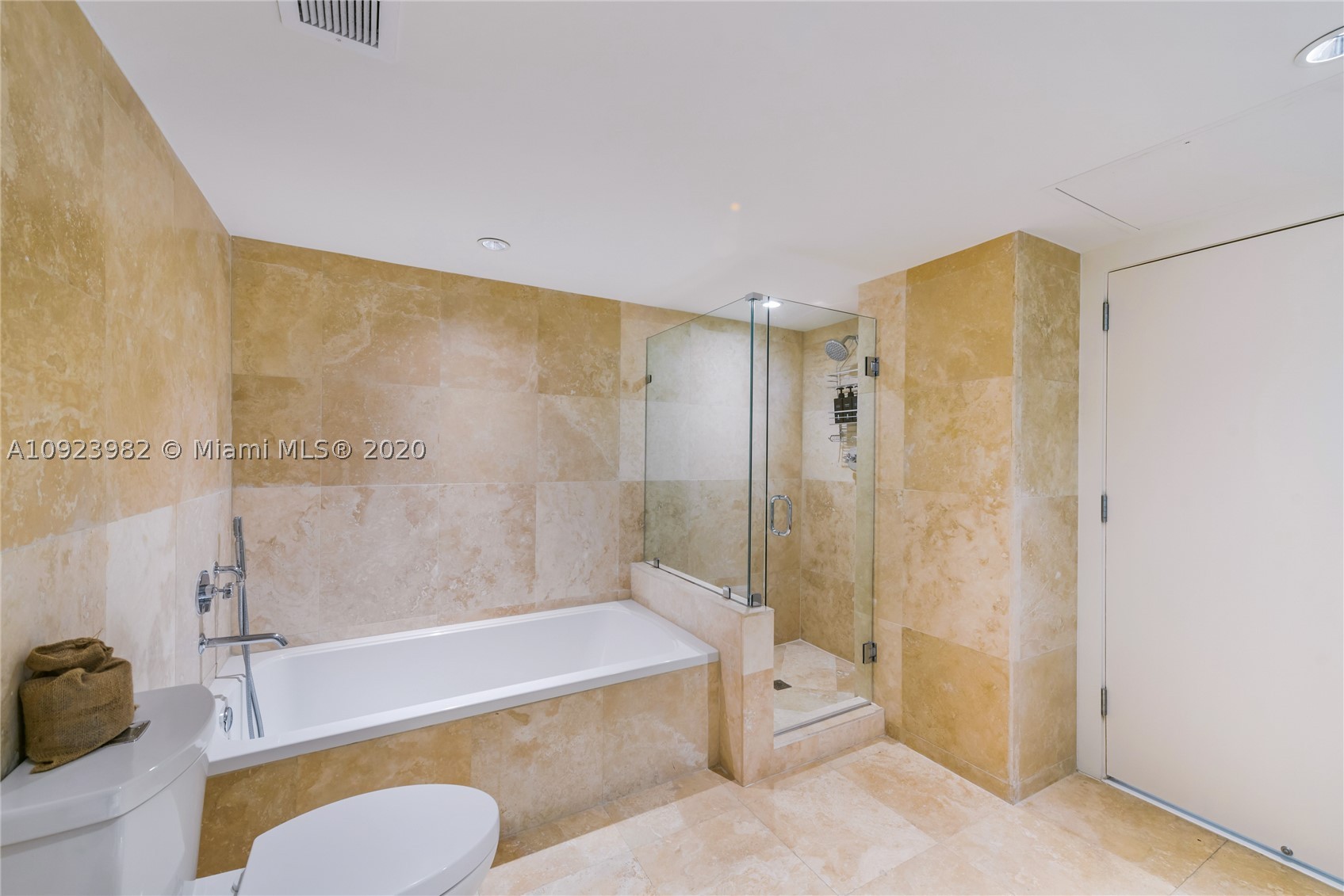 102 24th St #1544, Miami Beach FL 33139