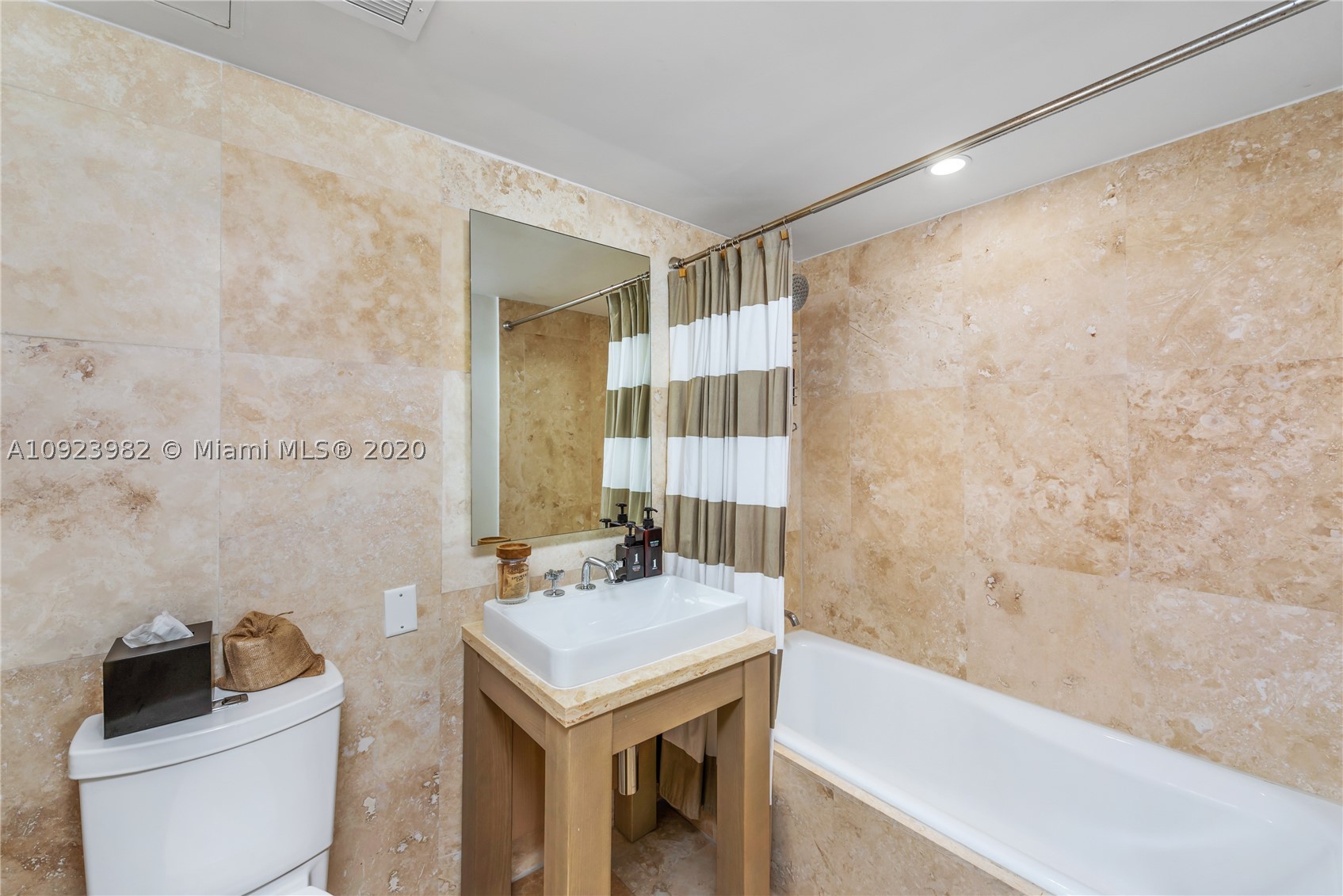 102 24th St #1544, Miami Beach FL 33139