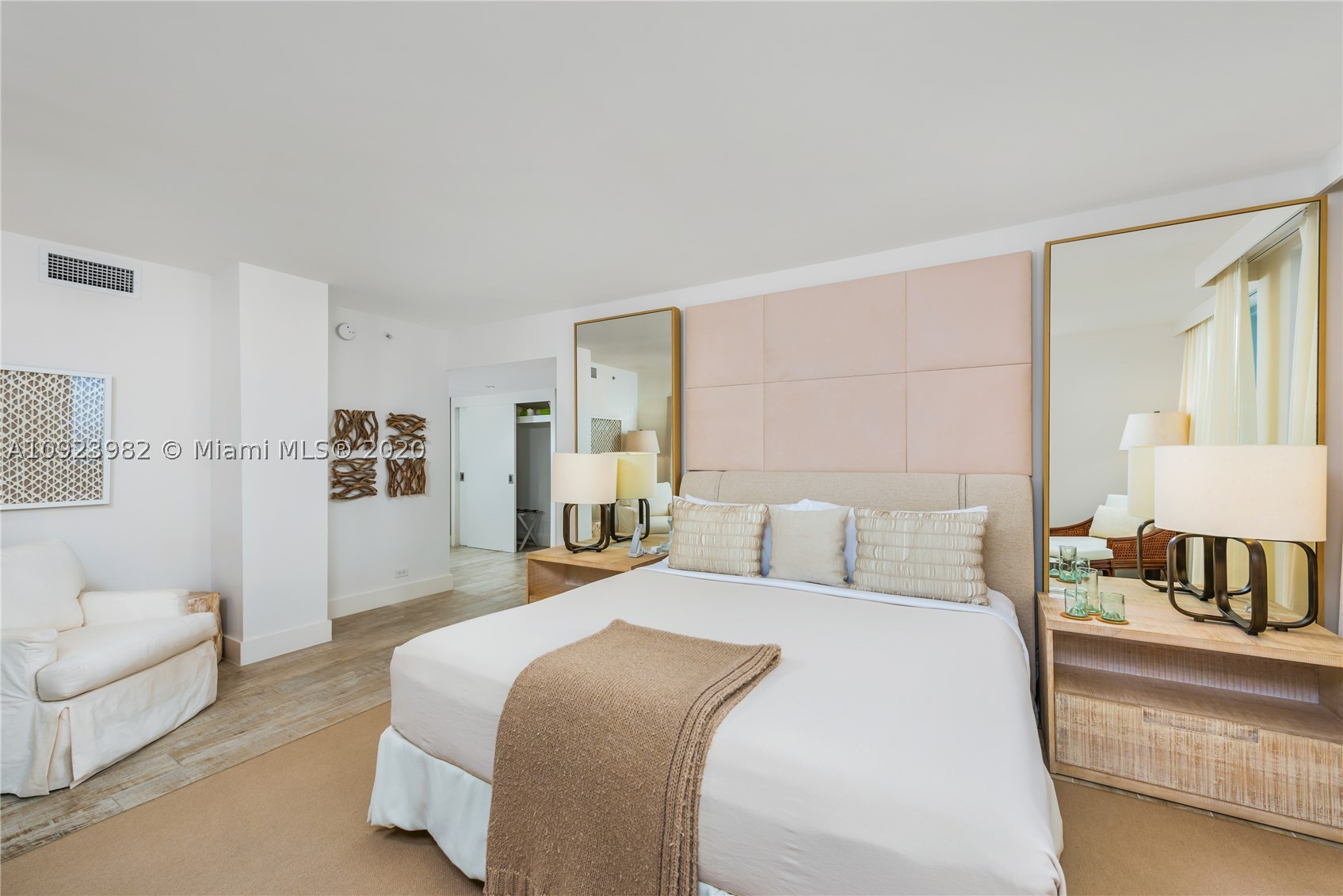 102 24th St #1544, Miami Beach FL 33139