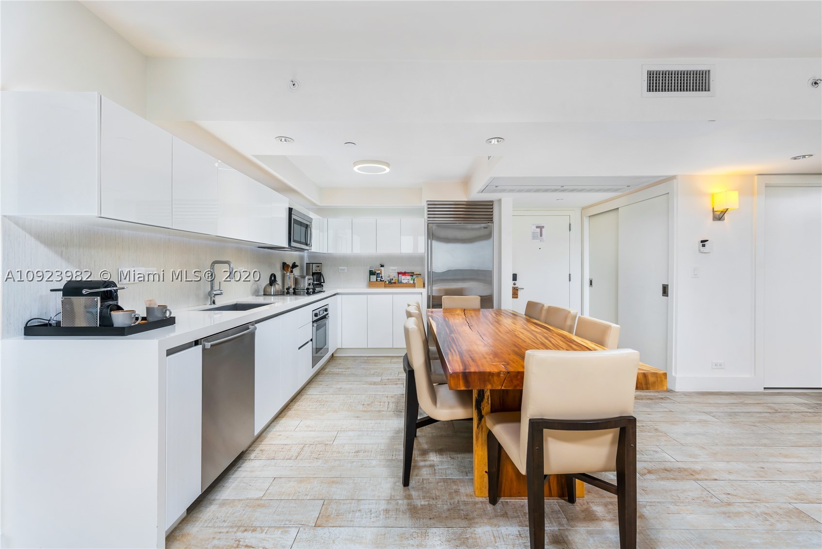 102 24th St #1544, Miami Beach FL 33139