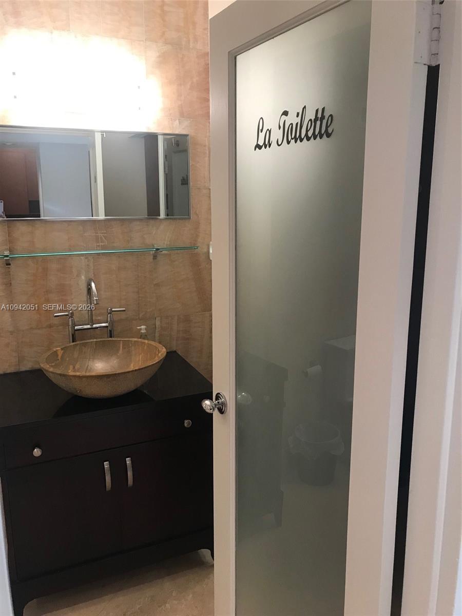 100 Lincoln Rd #716, Miami Beach FL 33139
