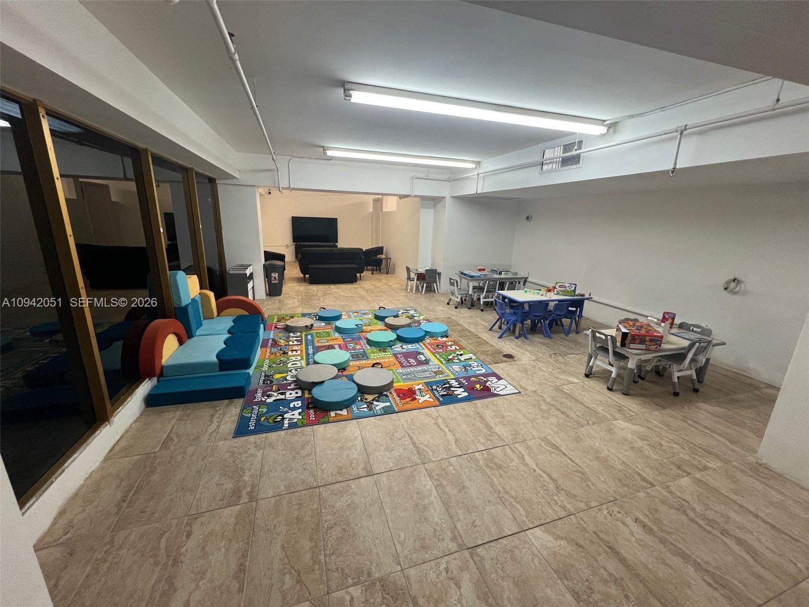 100 Lincoln Rd #716, Miami Beach FL 33139