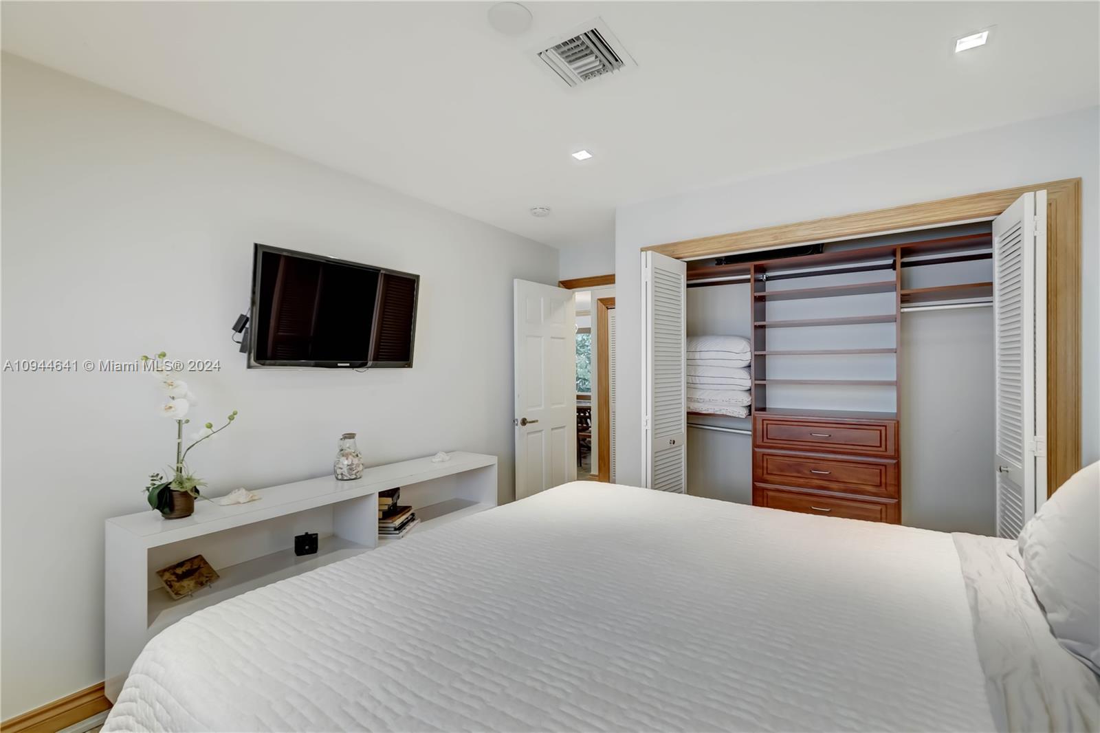 309 Oak St, Hollywood FL 33019