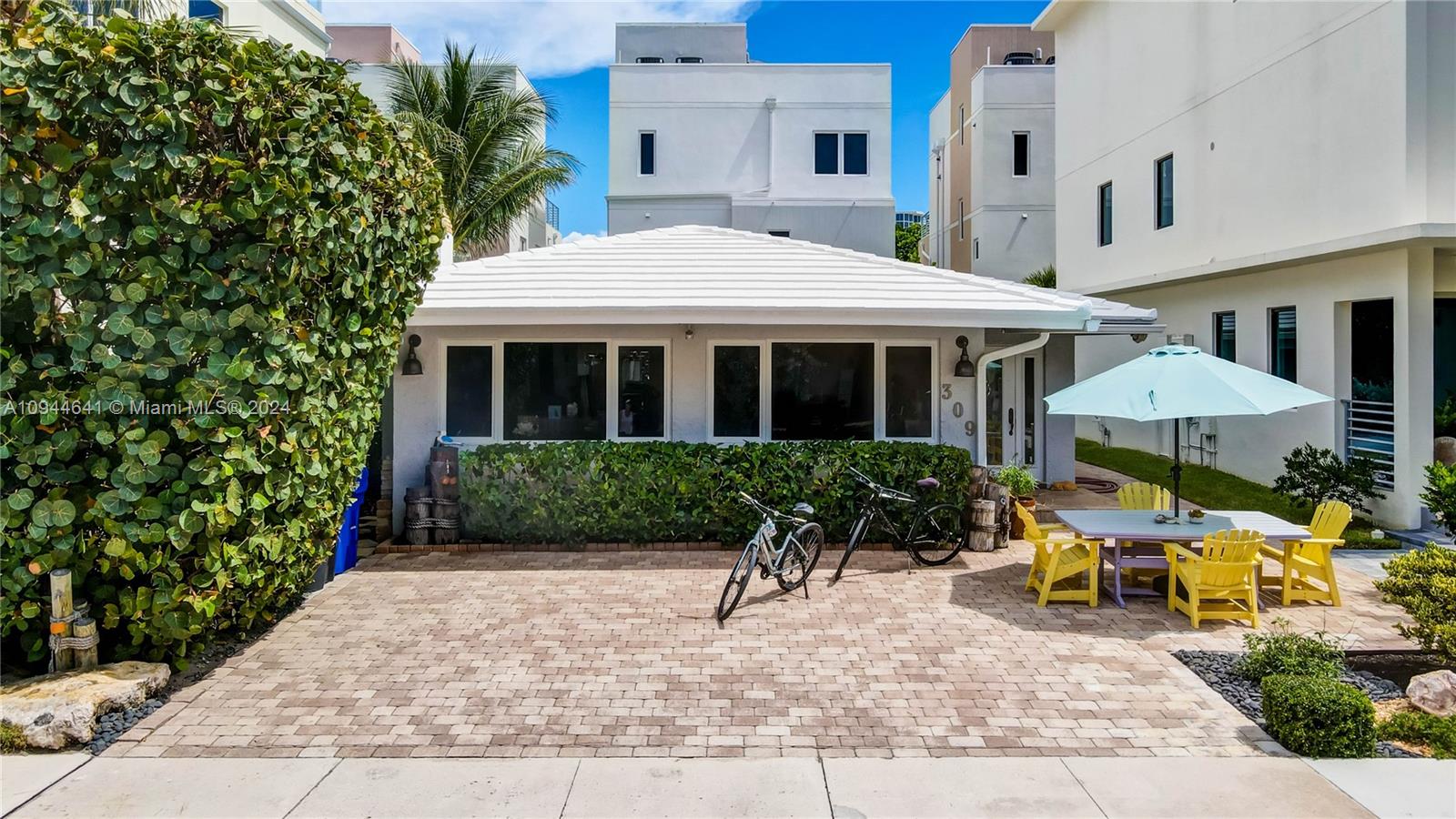 309 Oak St, Hollywood FL 33019