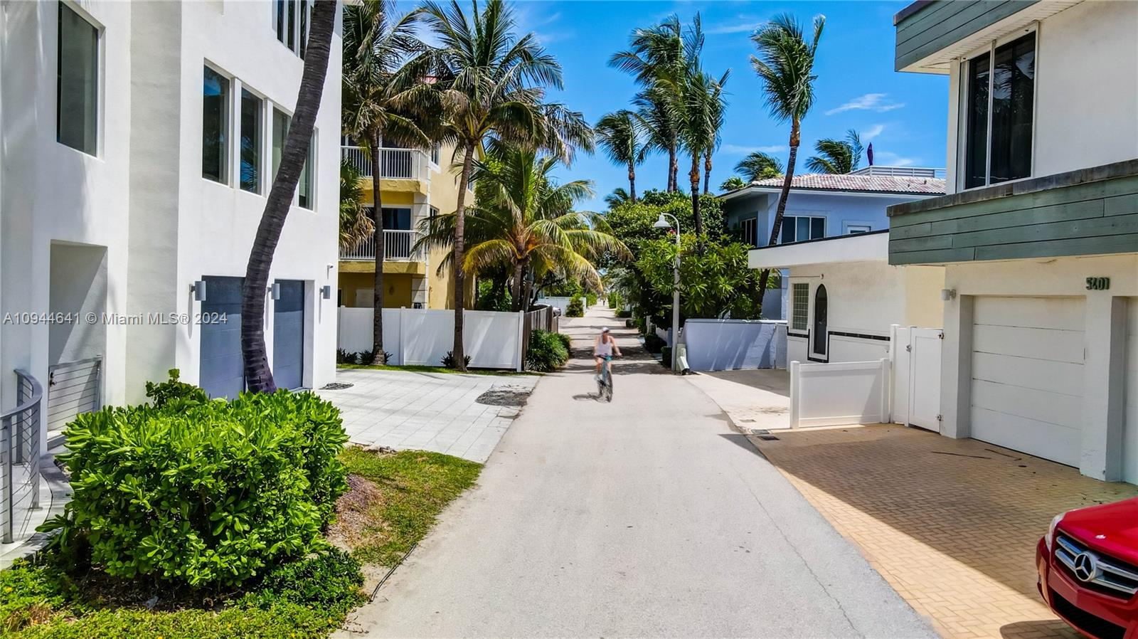 309 Oak St, Hollywood FL 33019