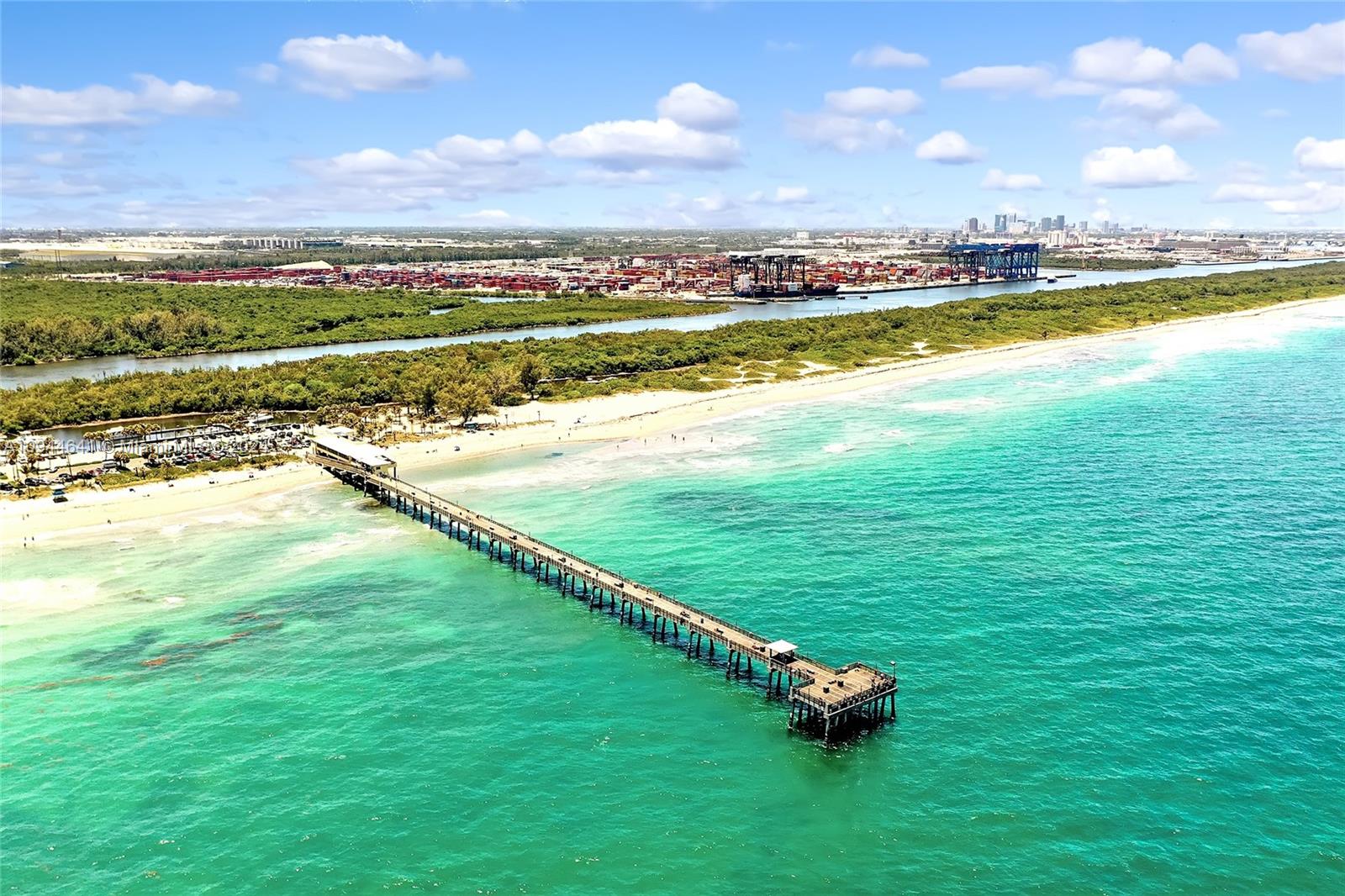 309 Oak St, Hollywood FL 33019