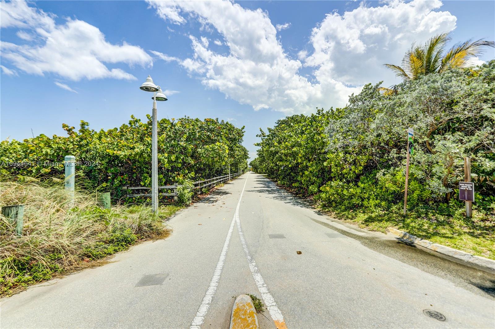 309 Oak St, Hollywood FL 33019