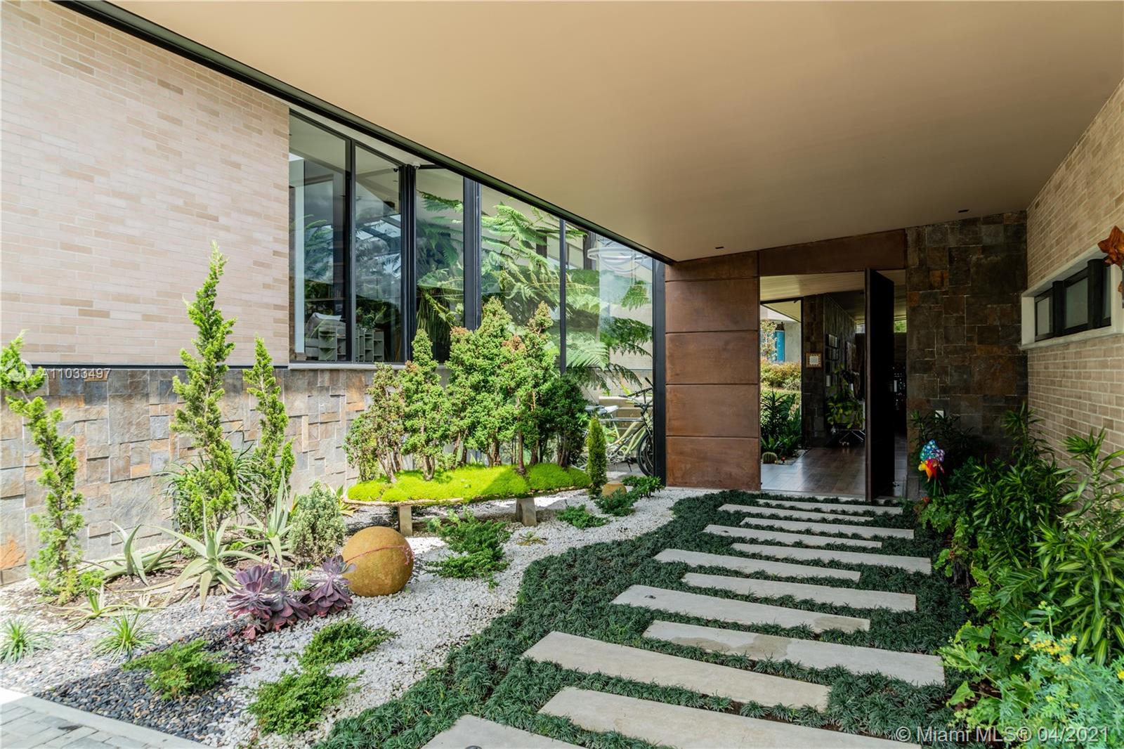 SUR # 4-85, CASA # 7 CALLE 23, ALTO DE LAS PALMAS, ANTIOQUIA, , CO COLOMBIA