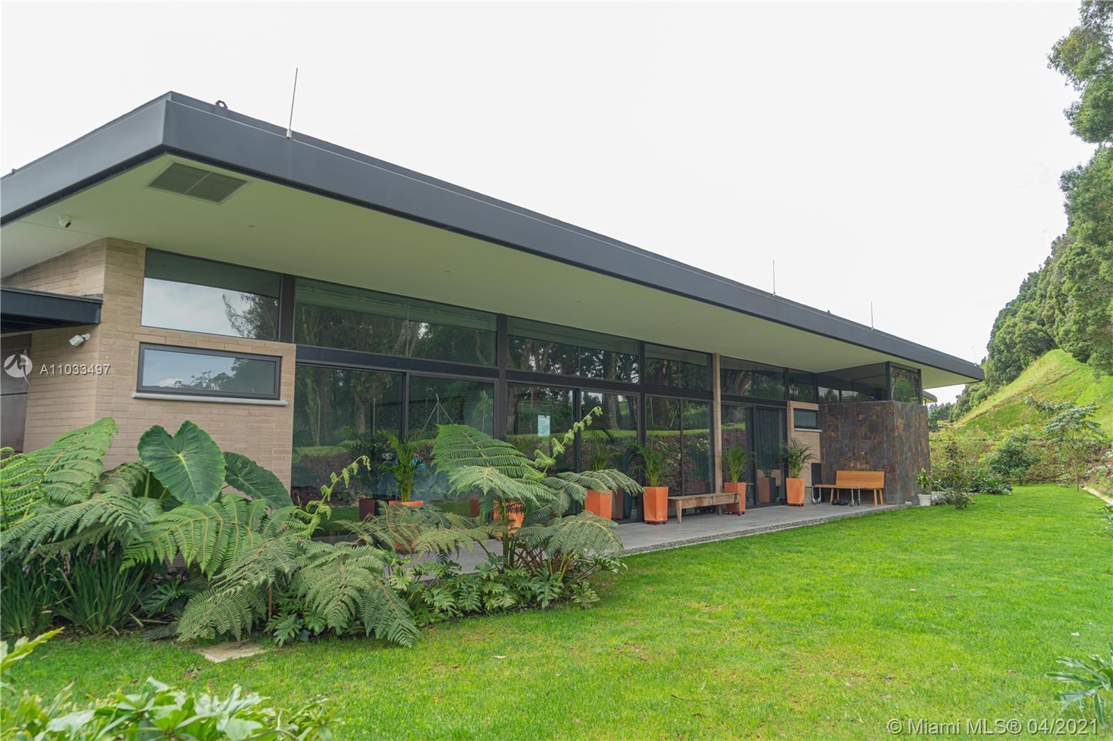 SUR # 4-85, CASA # 7 CALLE 23, ALTO DE LAS PALMAS, ANTIOQUIA, , CO COLOMBIA