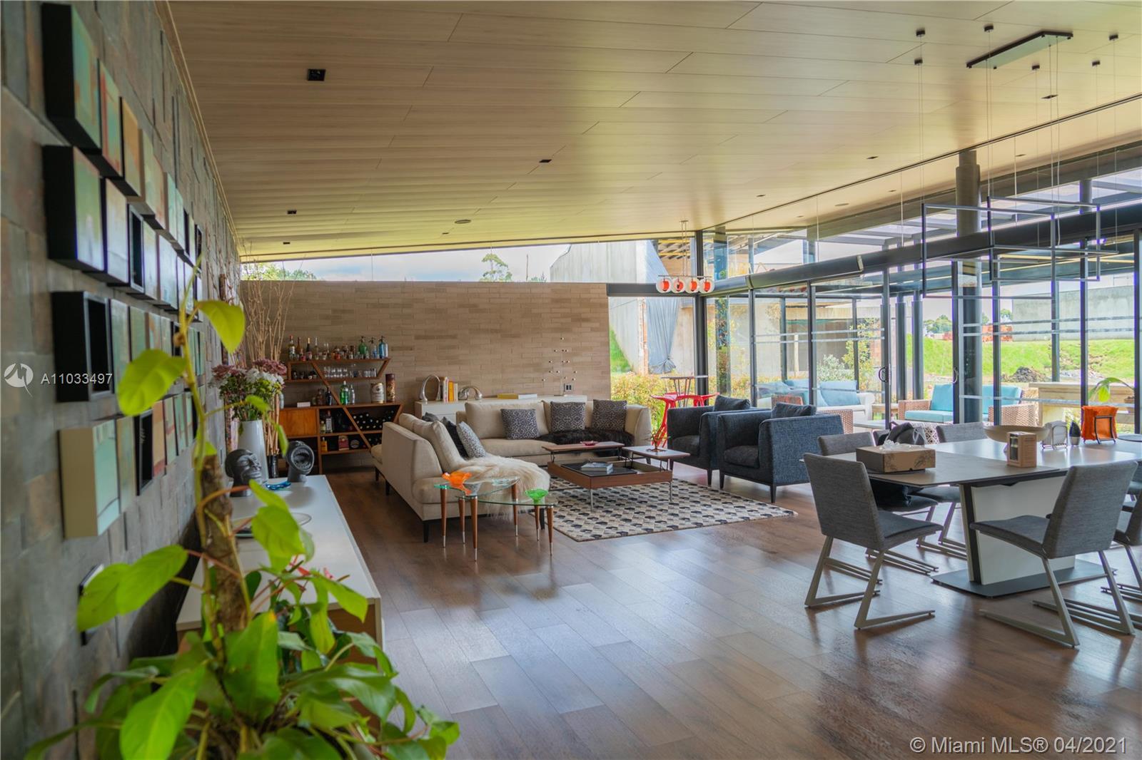 SUR # 4-85, CASA # 7 CALLE 23, ALTO DE LAS PALMAS, ANTIOQUIA, , CO COLOMBIA