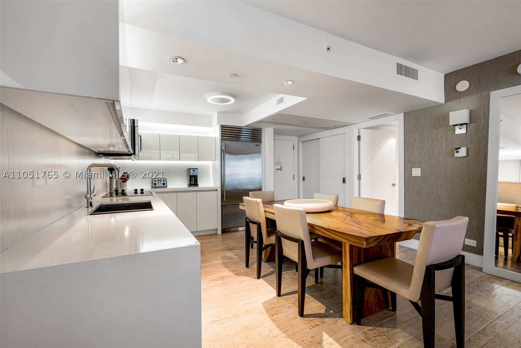 102 24th St #1115, Miami Beach FL 33139
