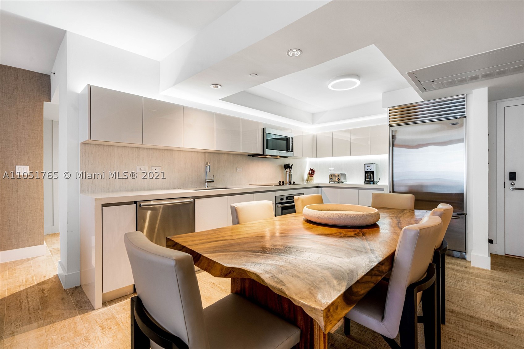102 24th St #1115, Miami Beach FL 33139