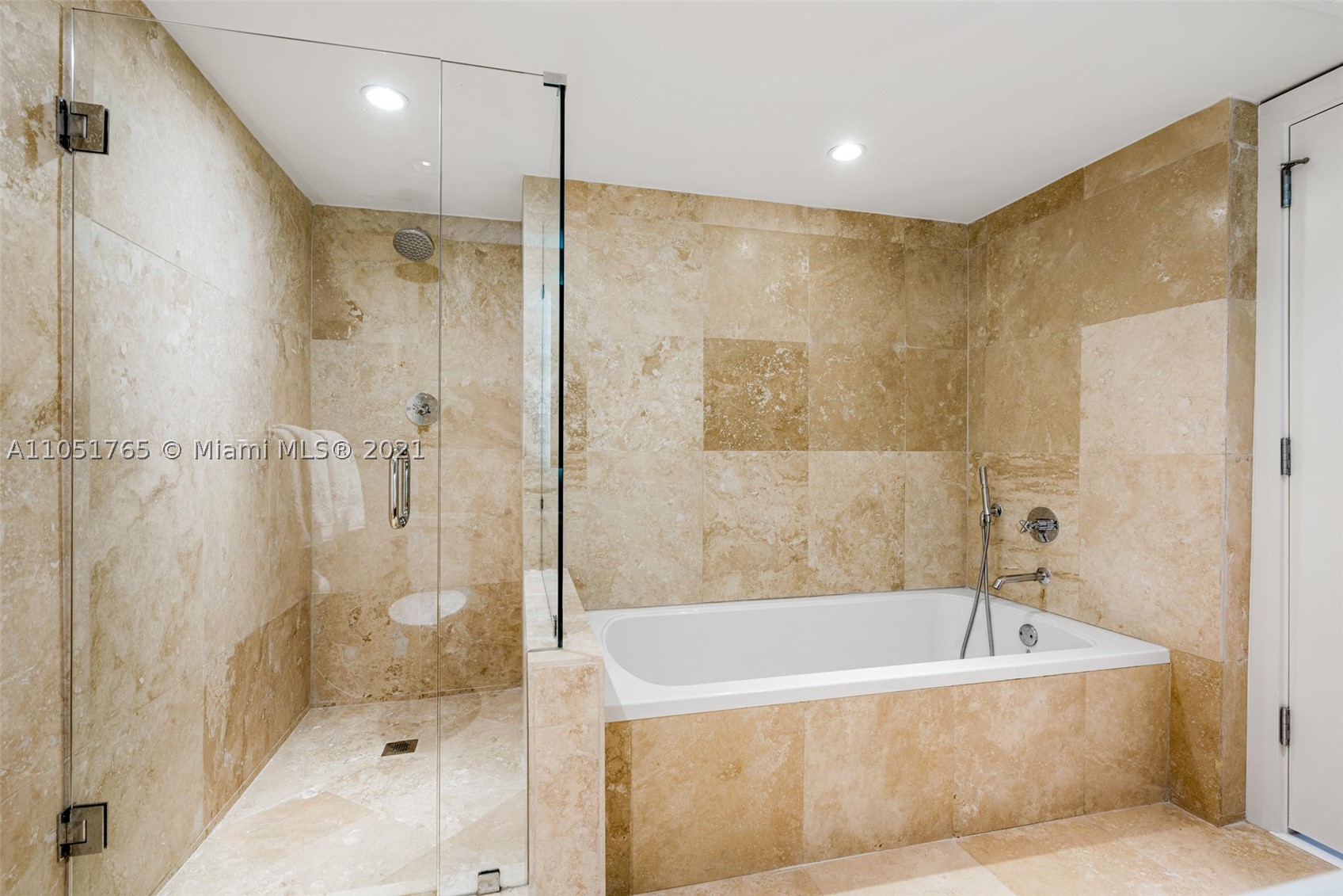 102 24th St #1115, Miami Beach FL 33139