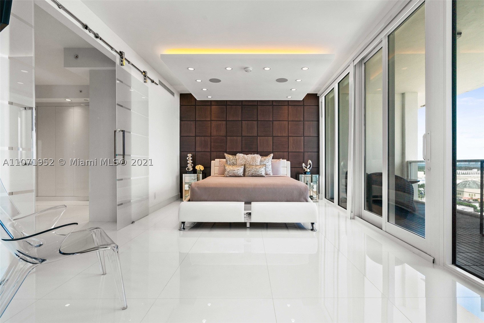 100 Lincoln Rd #PH6, Miami Beach FL 33139