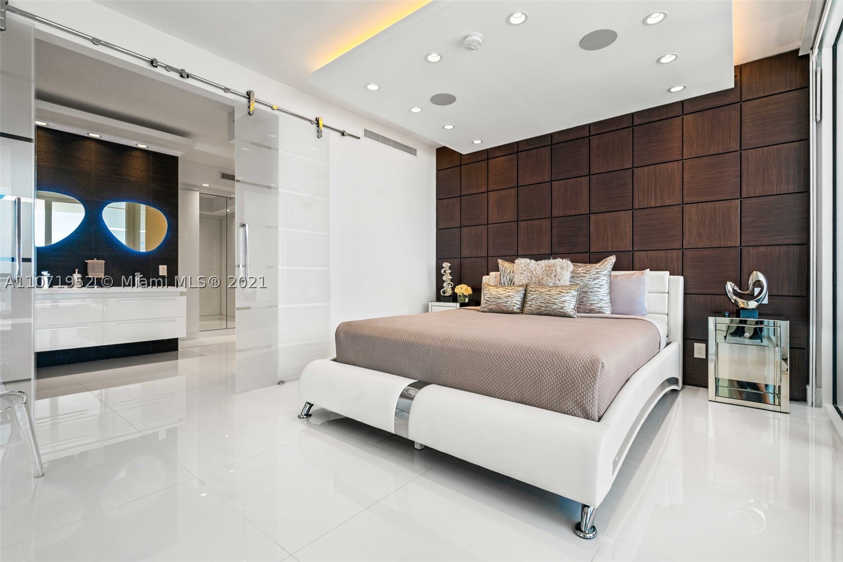 100 Lincoln Rd #PH6, Miami Beach FL 33139
