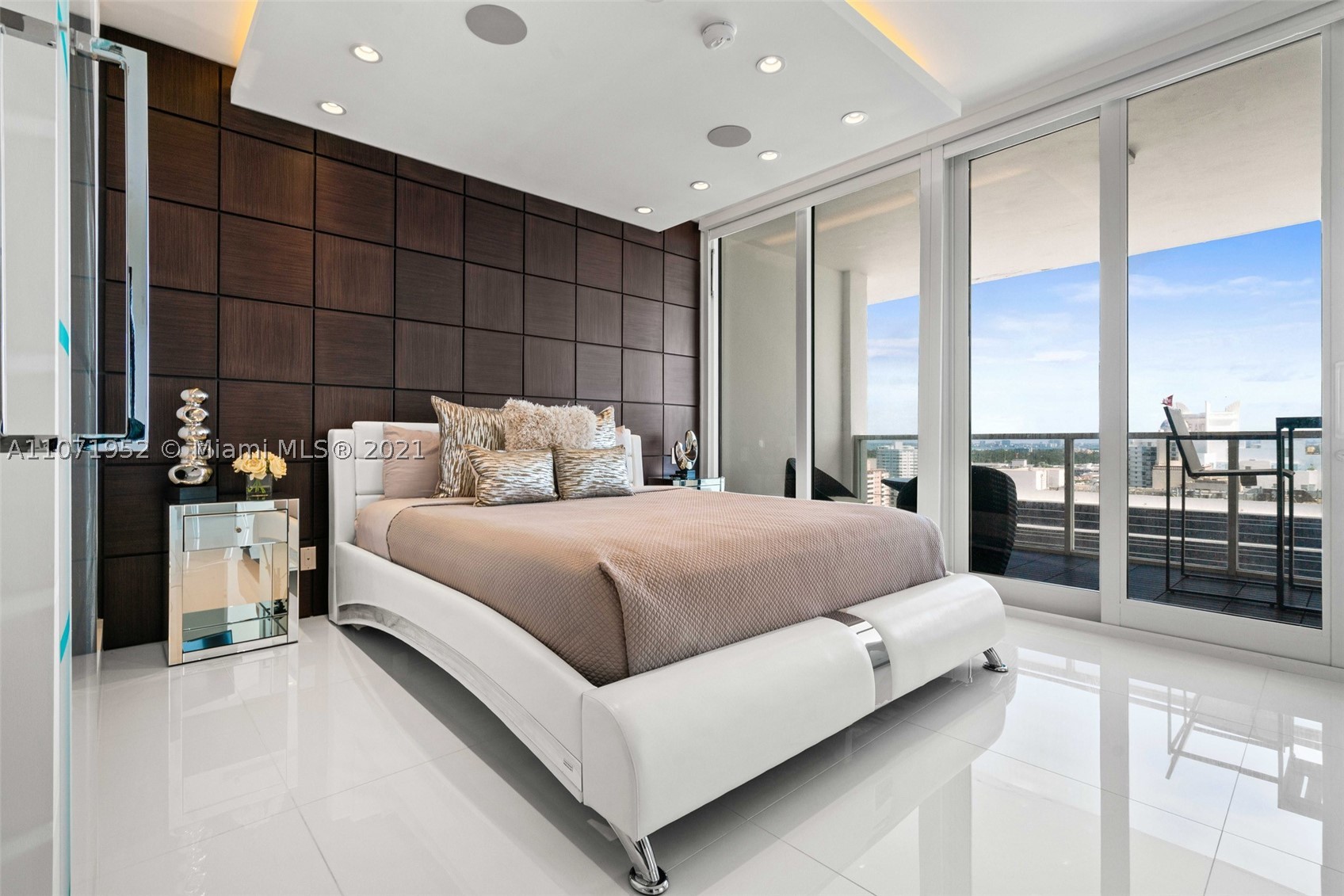 100 Lincoln Rd #PH6, Miami Beach FL 33139