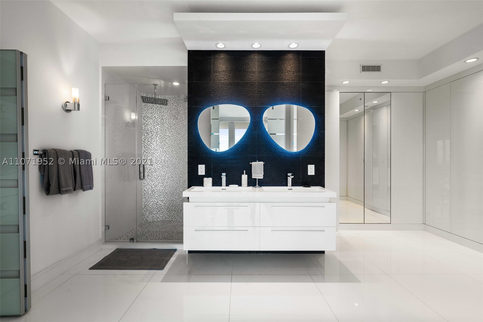 100 Lincoln Rd #PH6, Miami Beach FL 33139