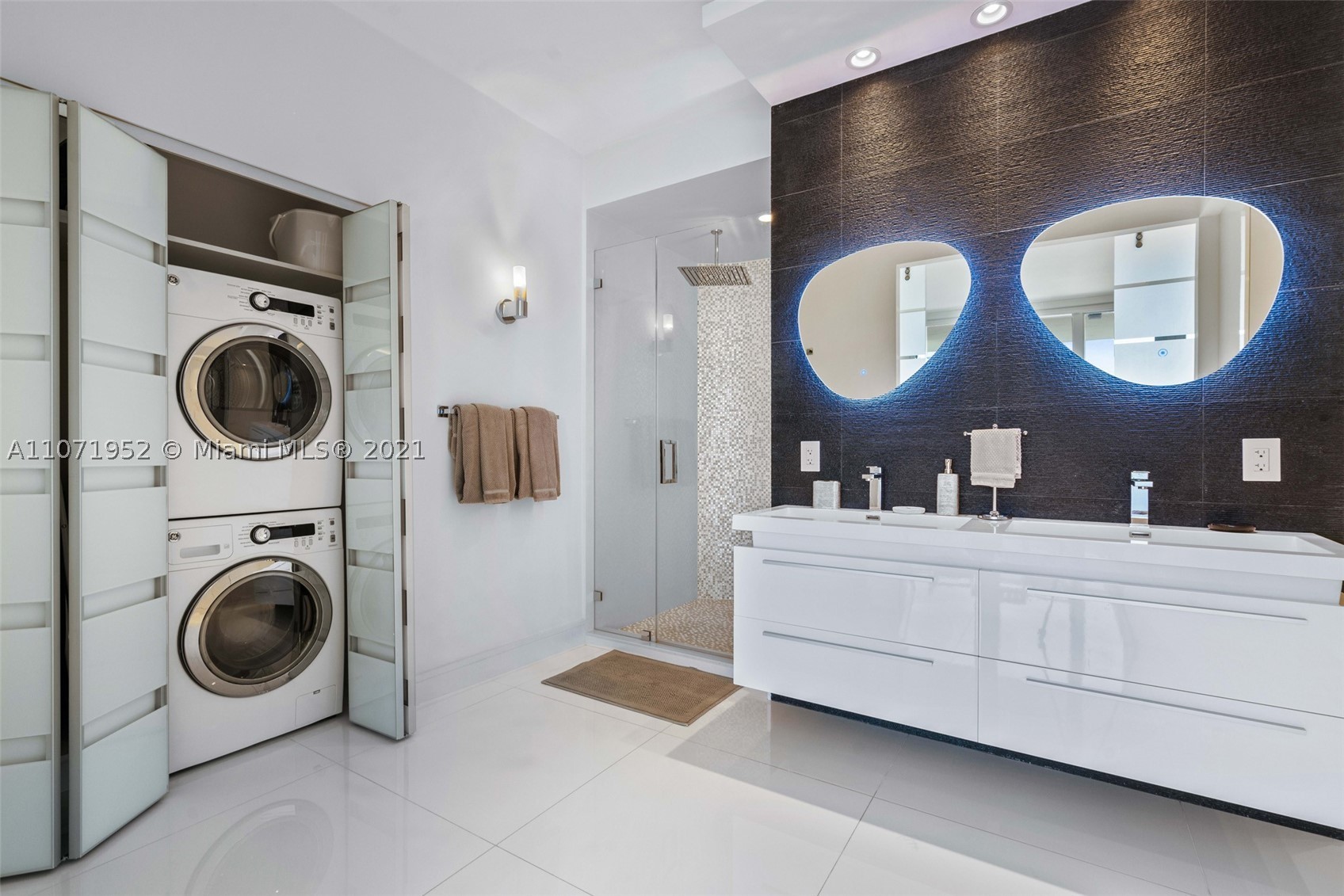 100 Lincoln Rd #PH6, Miami Beach FL 33139