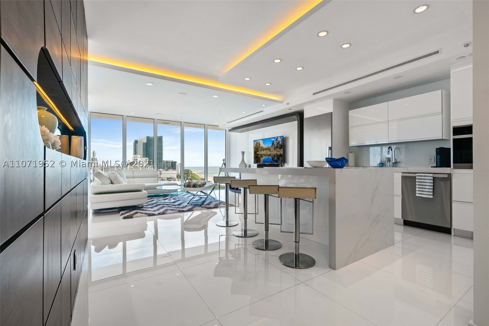 100 Lincoln Rd #PH6, Miami Beach FL 33139