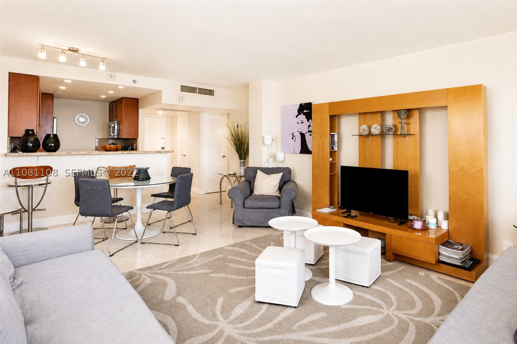 100 Lincoln Rd #1121, Miami Beach FL 33139