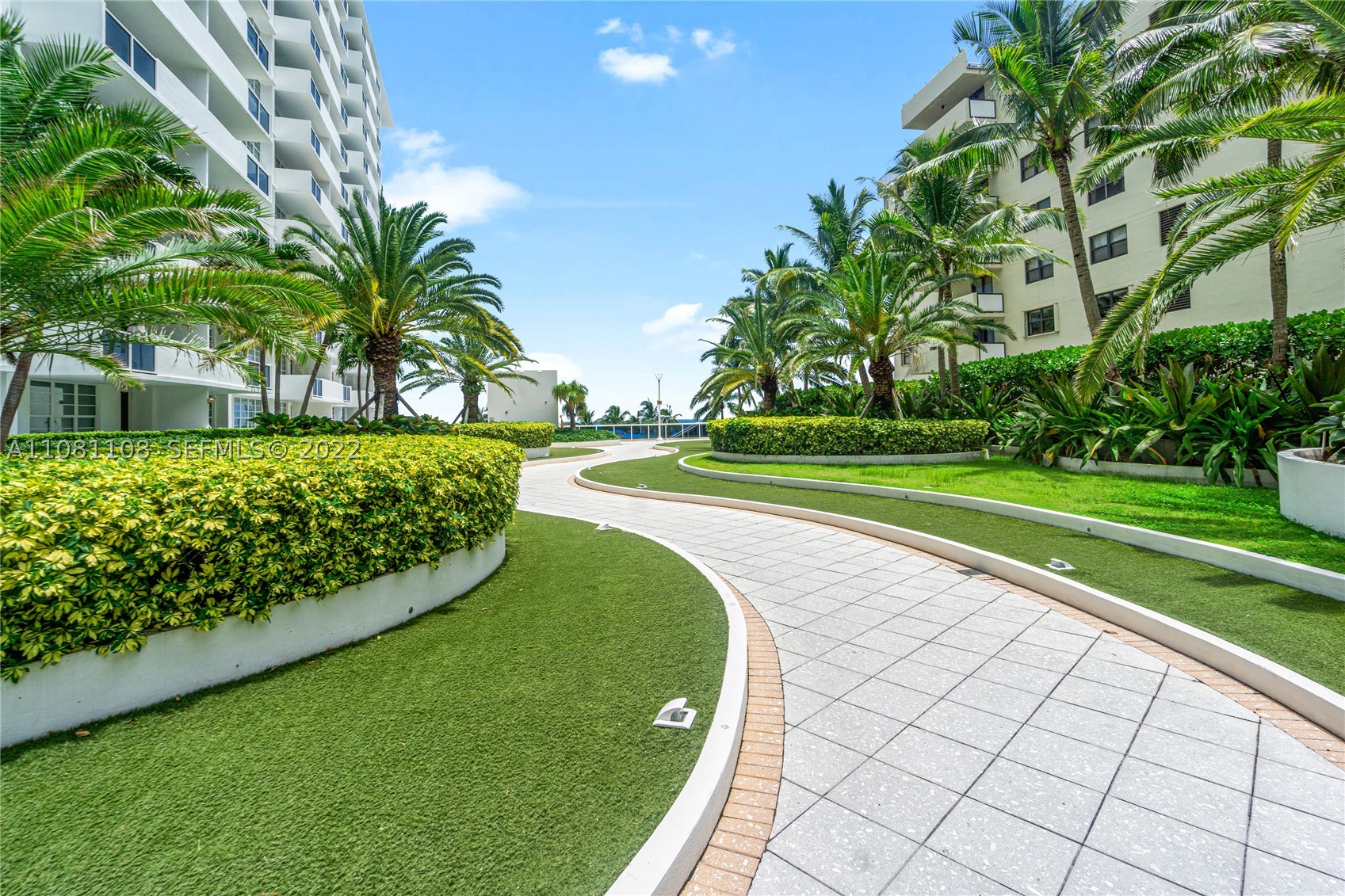 100 Lincoln Rd #1121, Miami Beach FL 33139