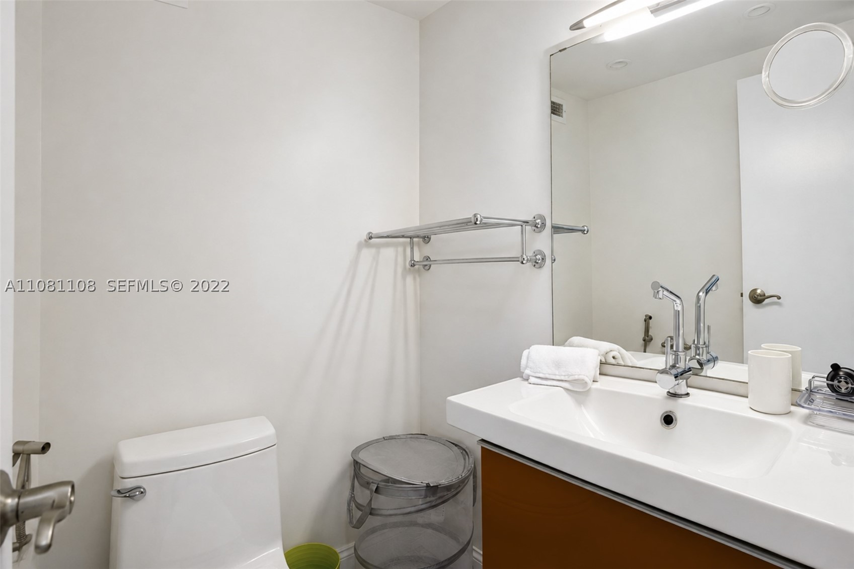 100 Lincoln Rd #1121, Miami Beach FL 33139