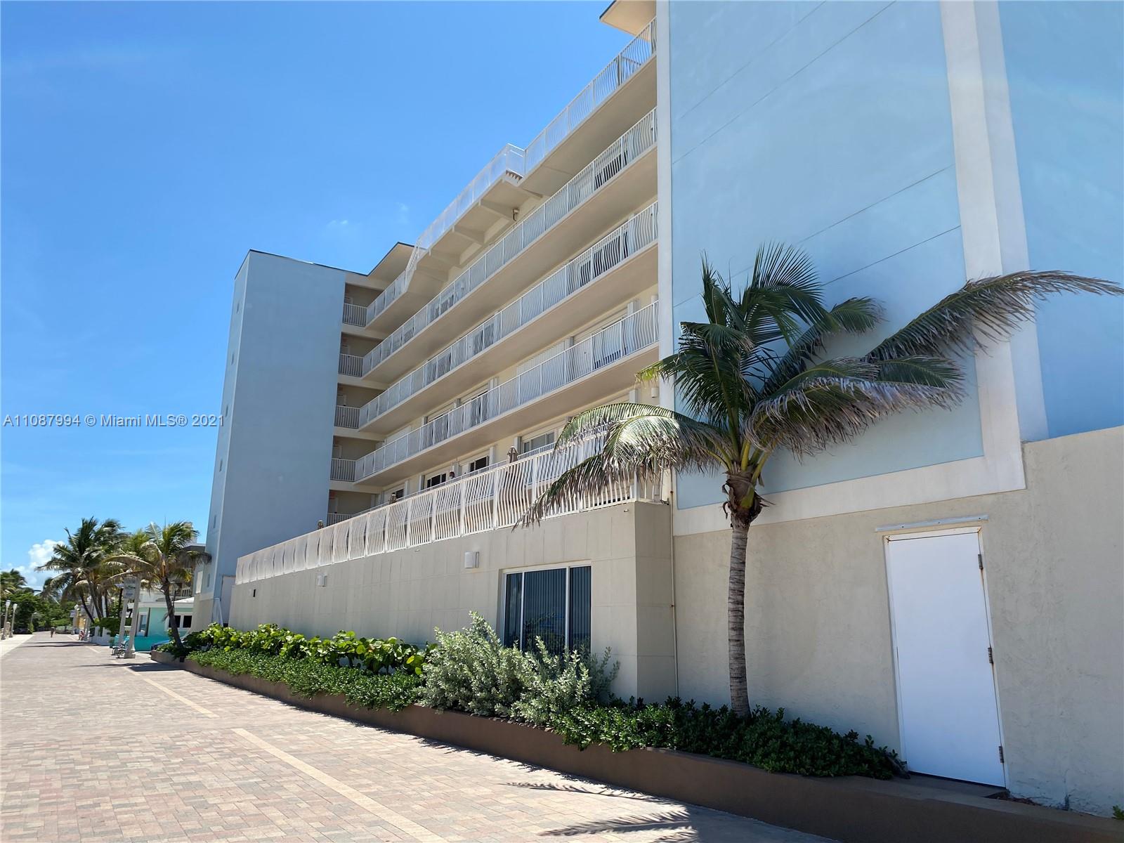 300 Oregon St #204, Hollywood FL 33019