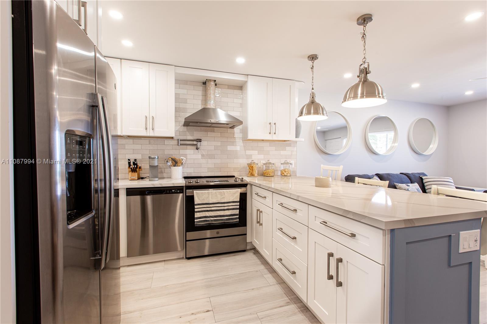 300 Oregon St #204, Hollywood FL 33019