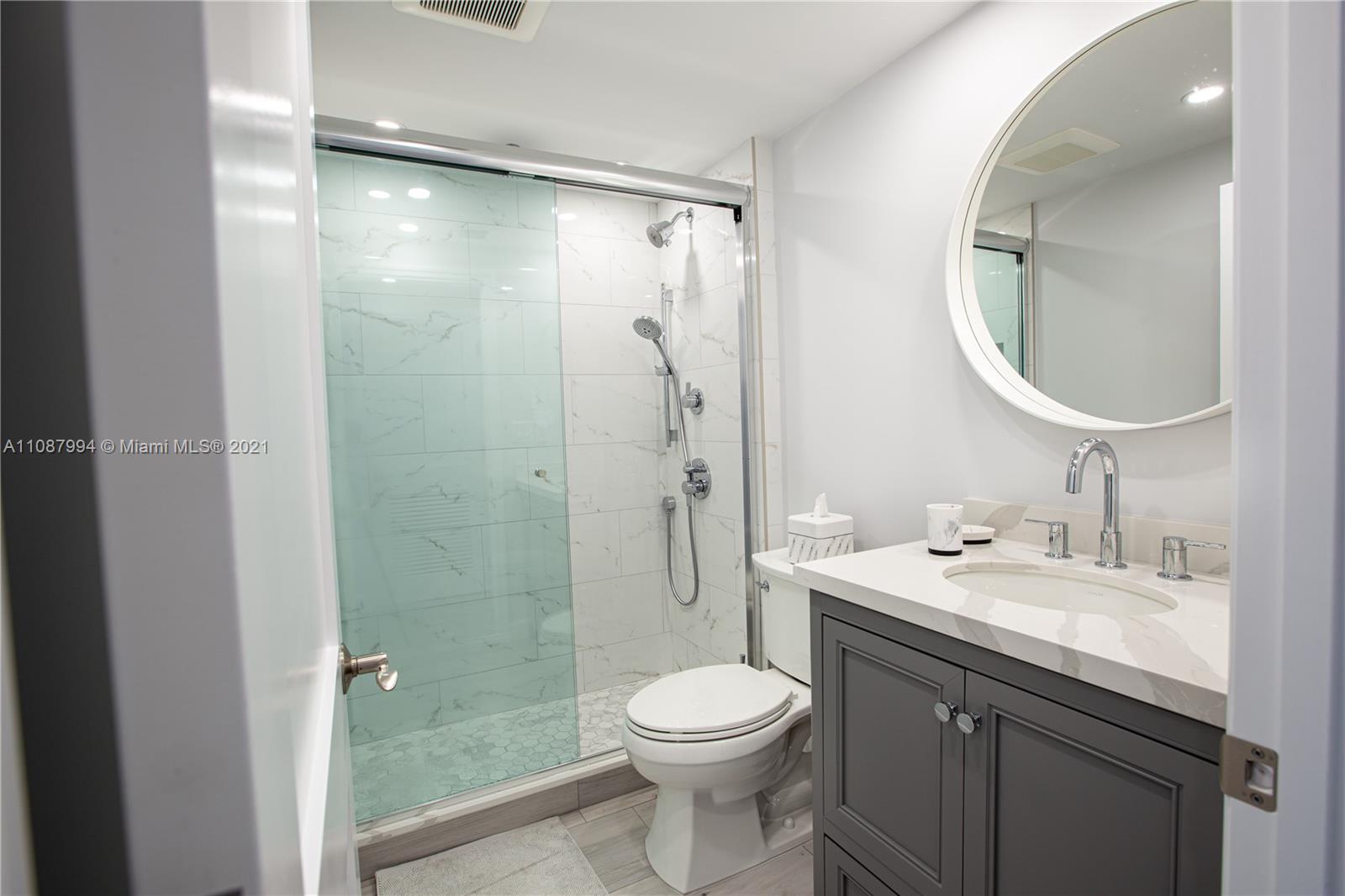 300 Oregon St #204, Hollywood FL 33019