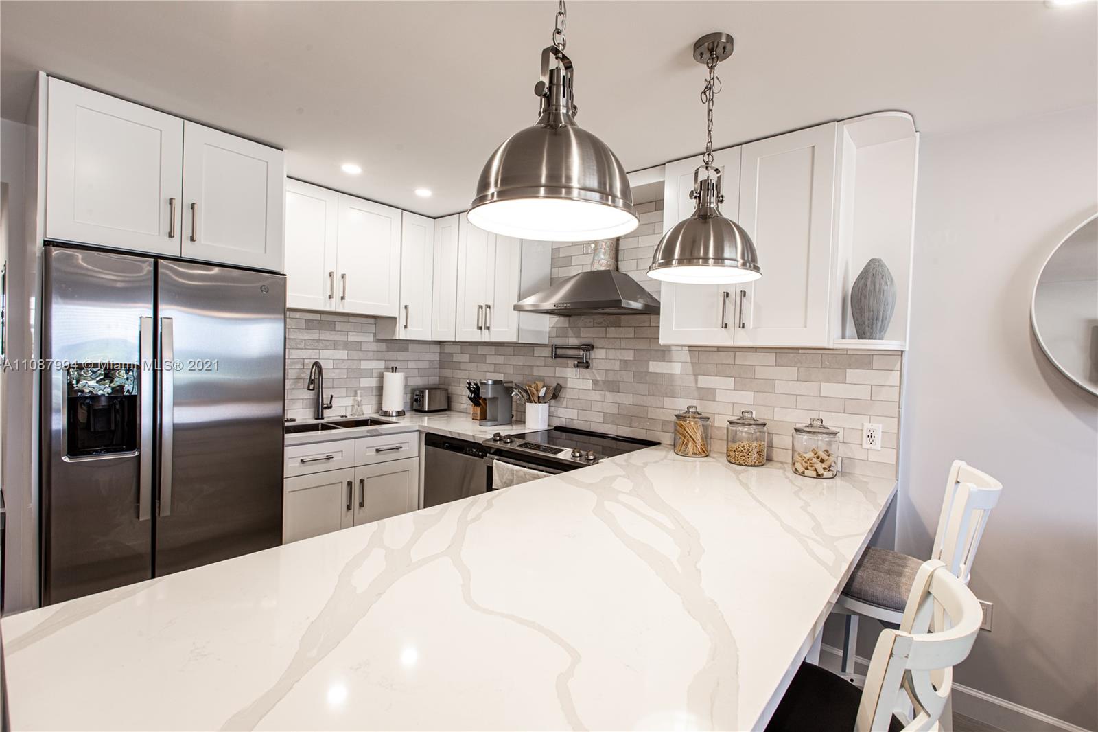 300 Oregon St #204, Hollywood FL 33019