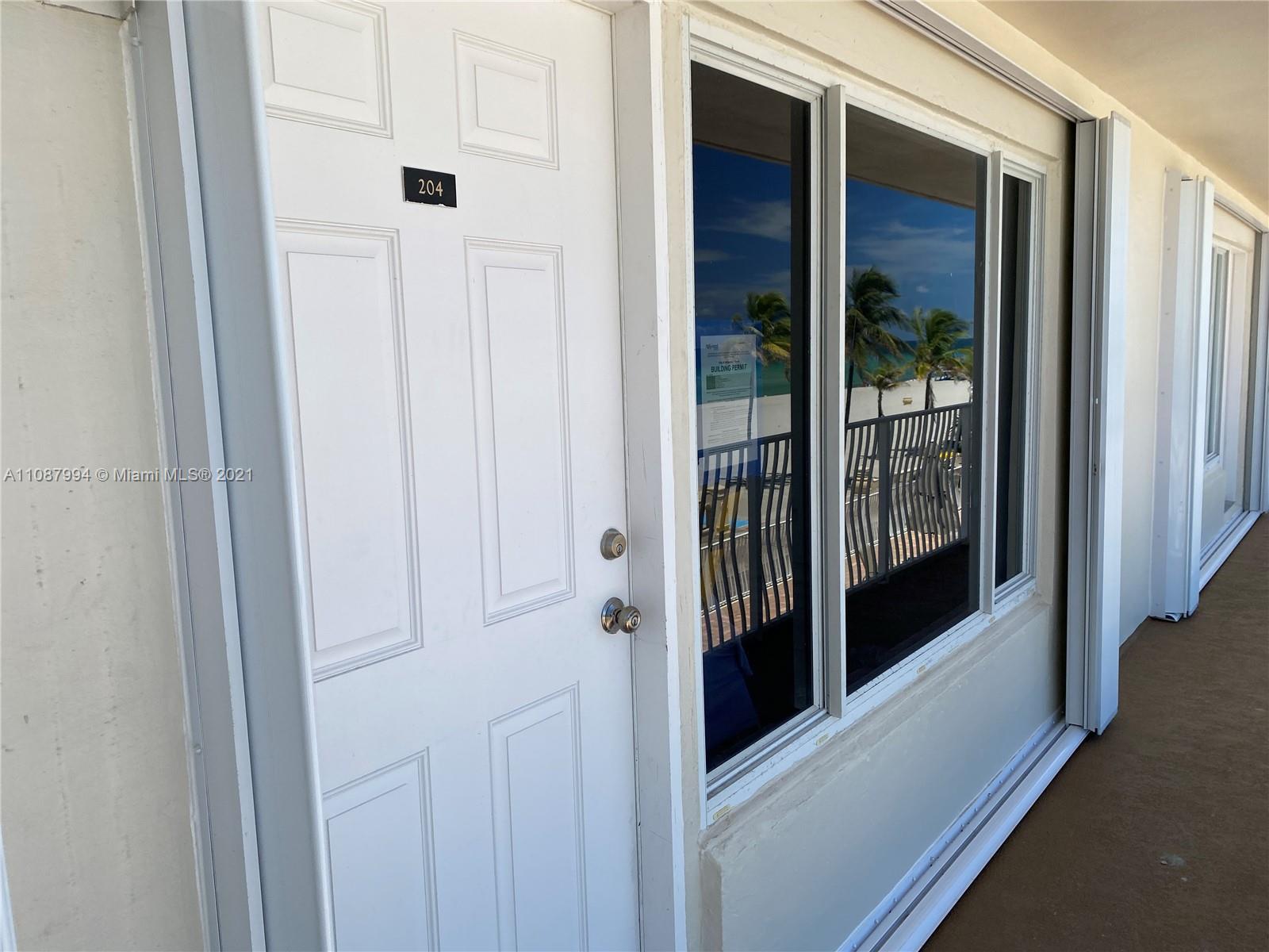 300 Oregon St #204, Hollywood FL 33019