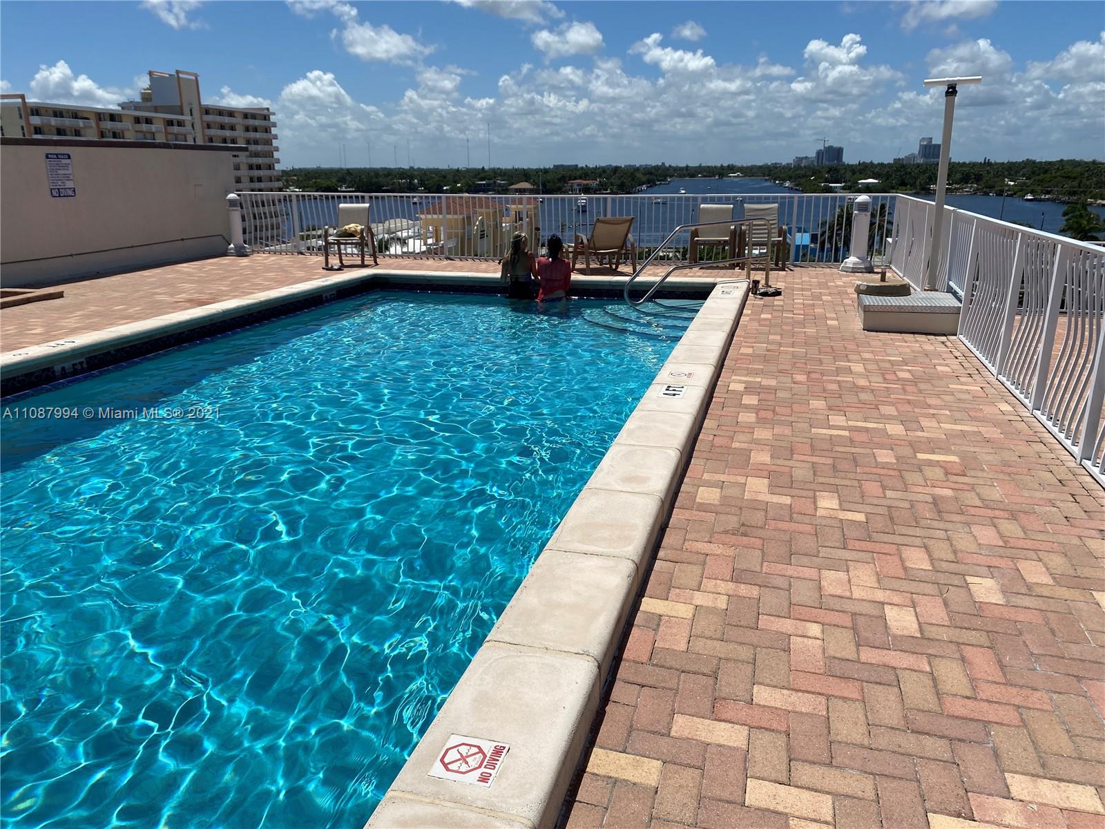 300 Oregon St #204, Hollywood FL 33019
