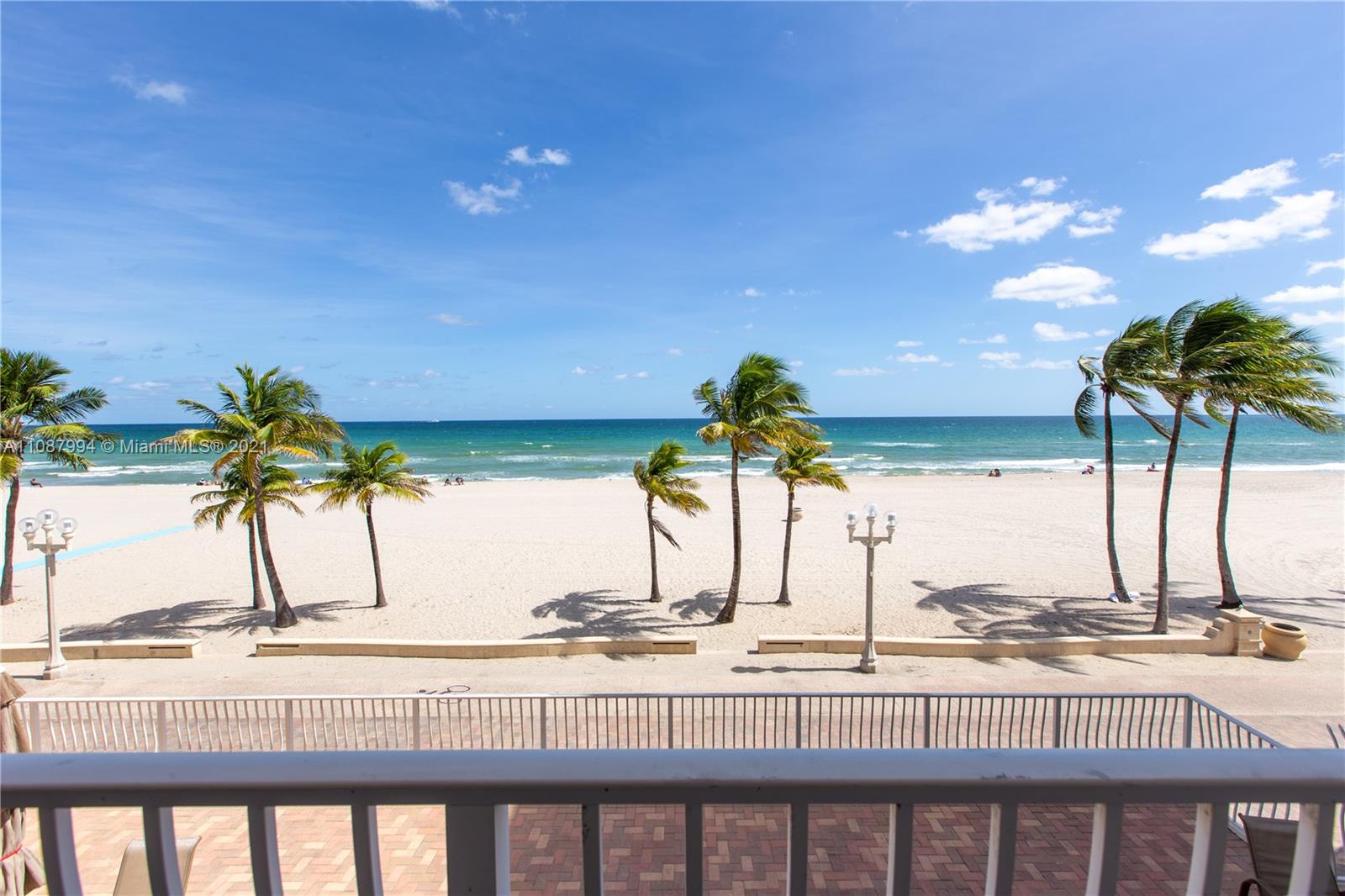 300 Oregon St #204, Hollywood FL 33019