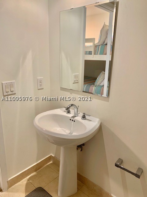 1830 S Ocean Dr #4904, Hallandale Beach FL 33009