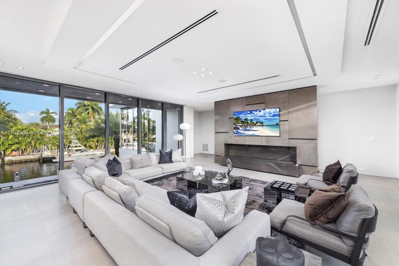440 Mola Ave, Fort Lauderdale FL 33301