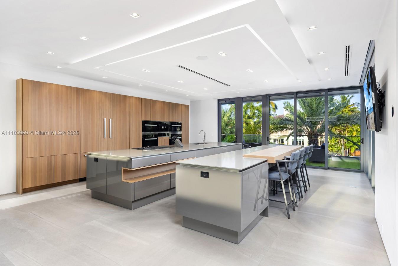440 Mola Ave, Fort Lauderdale FL 33301