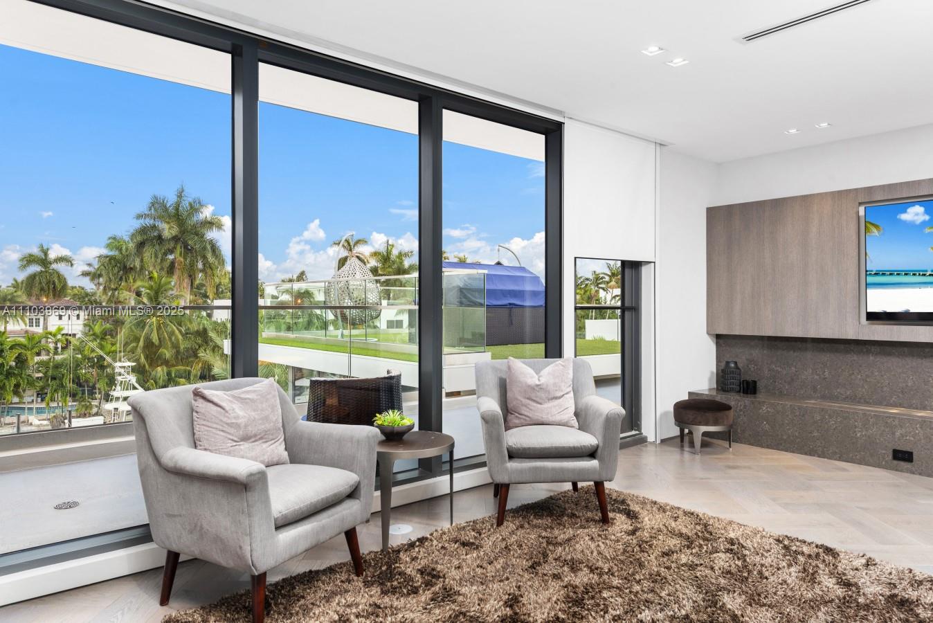 440 Mola Ave, Fort Lauderdale FL 33301