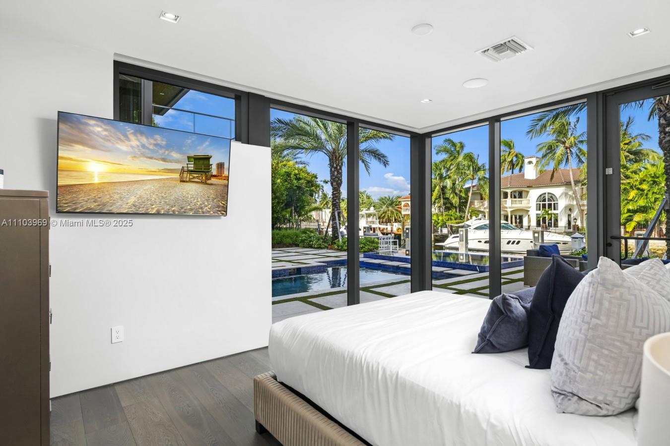 440 Mola Ave, Fort Lauderdale FL 33301