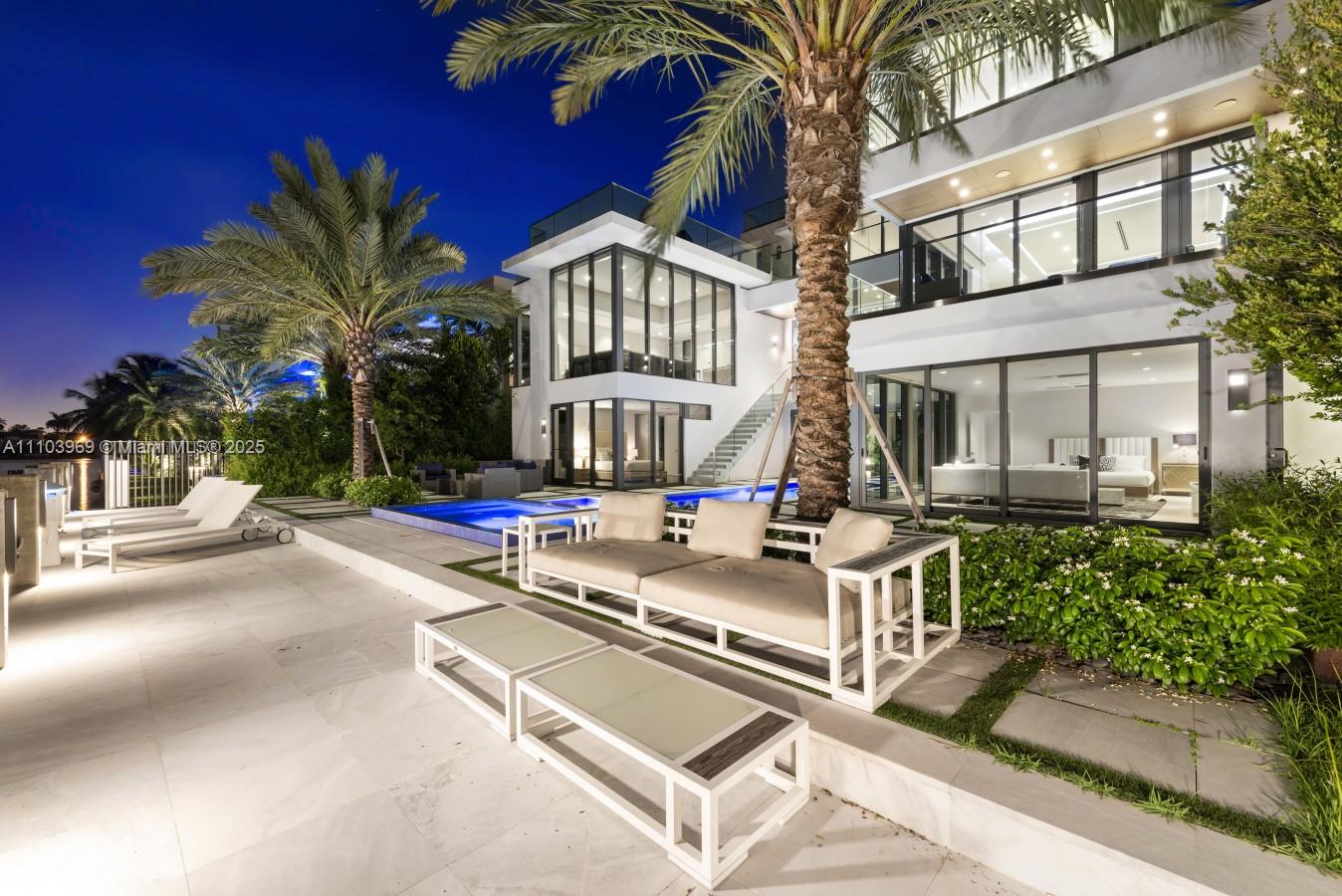 440 Mola Ave, Fort Lauderdale FL 33301
